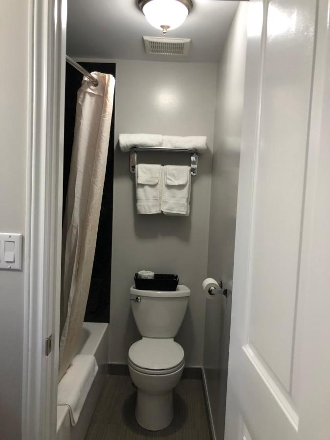 Aquarius Motel Perth Bagian luar foto
