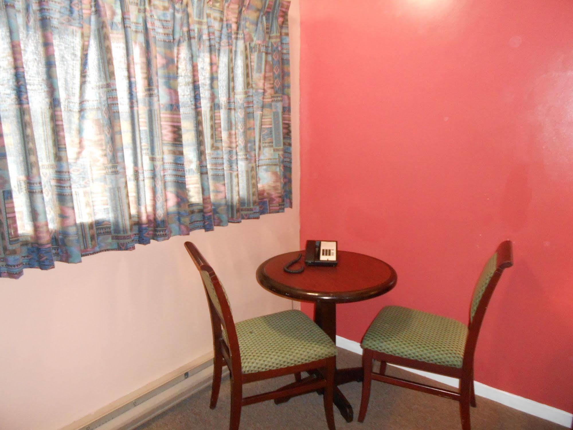 Aquarius Motel Perth Bagian luar foto